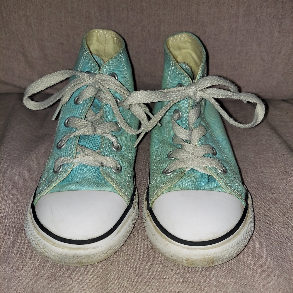 Converse size 9 high top mint green sneaker